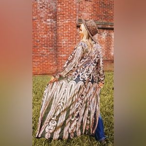 ✨Kimono Style Duster Cardigan in Black and Gold ✨